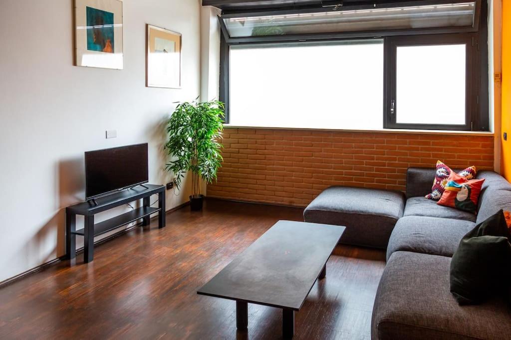 2 Min Da Porta Genova - Elegante Bilocale Apartment Milano Ngoại thất bức ảnh